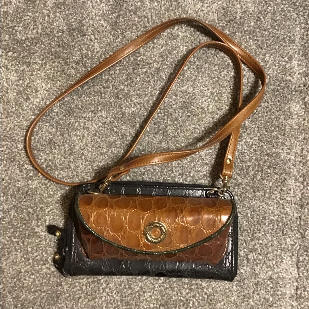 Purse with glasses holder